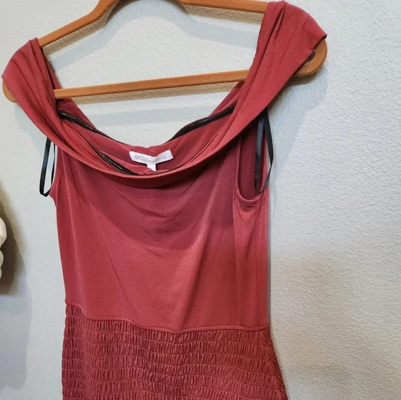 BCBG generation off the shoulder dress - Picture 3 of 5